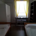 Apart & Hostel Guest Room Brendan