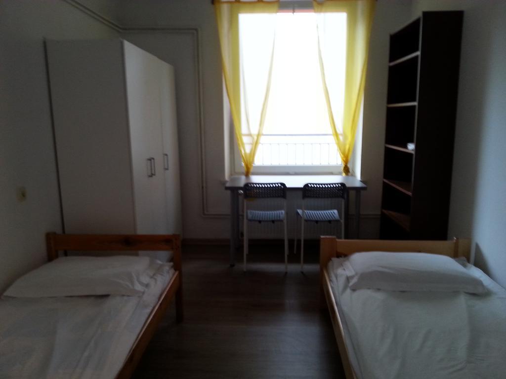 Apart & Hostel Guest Room Brendan *