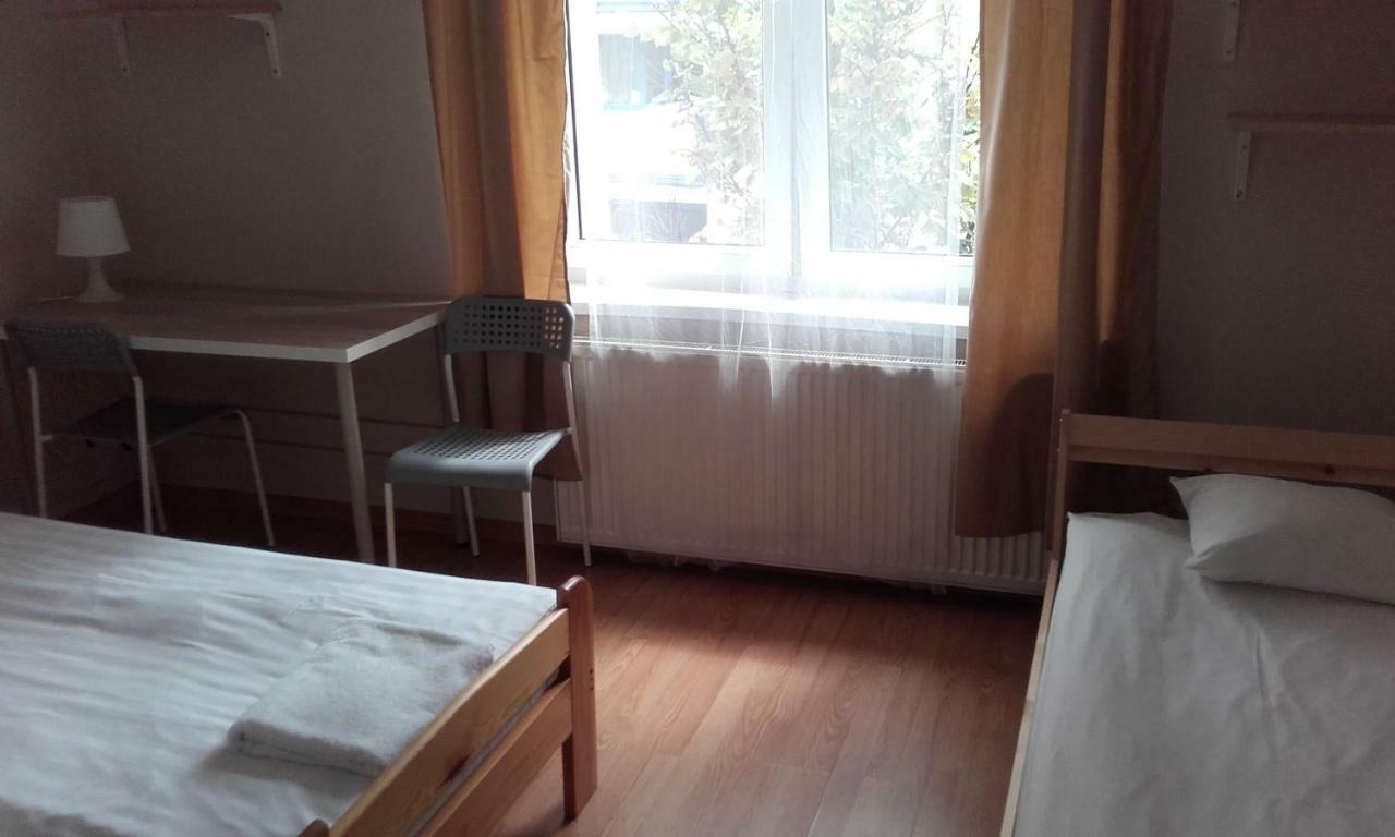 Apart & Hostel Guest Room Brendan